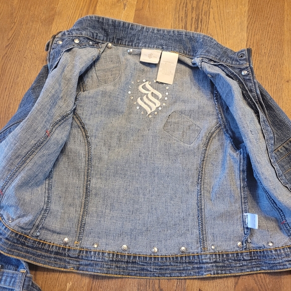 Rocawear Girls Cropped, Studs & Patches Motorcycle Jean Jacket - Picture 6 of 15